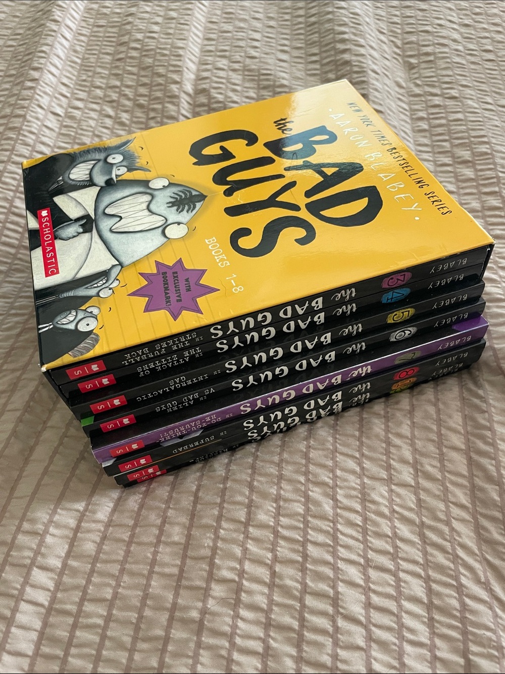 Scholastic The Bad Guys Box Set - Yellow Covers